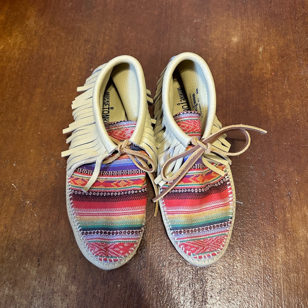 Serape Moccasins, Like new, Minnetonka 7.5